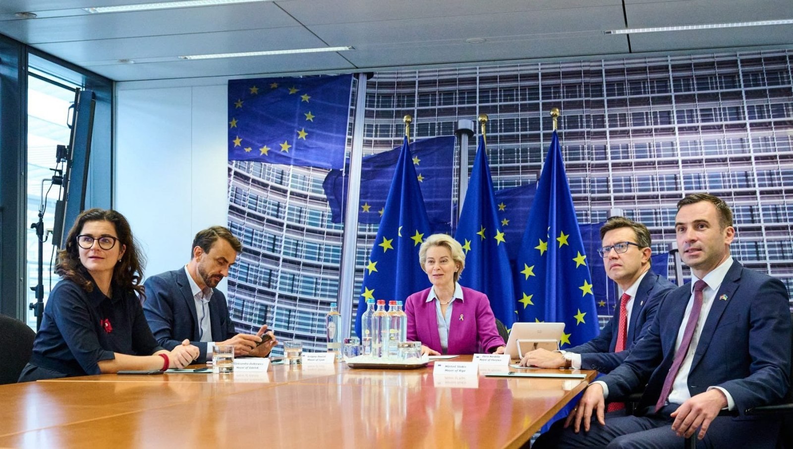 Image accompanying Nardella guida la delegazione Eurocities all'incontro con la Commissione Ue: "Ricostruiamo l'Ucraina e affrontiamo la crisi energetica"